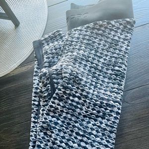 Nike Pro workout leggings